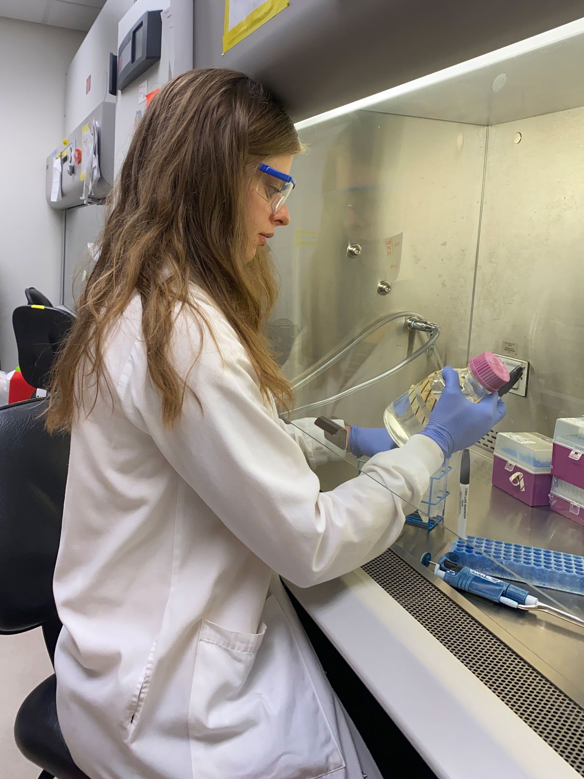 Biomedical engineering doctoral student Jaimeson “Jaime” Veldhuizen works in the Nikkhah Lab